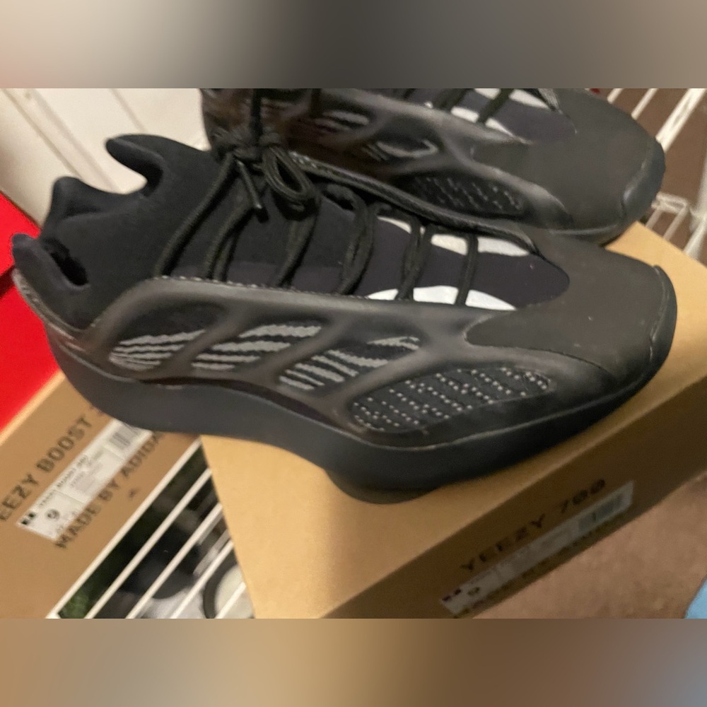 Yeezy 700 V3 Triple Black Sneakers